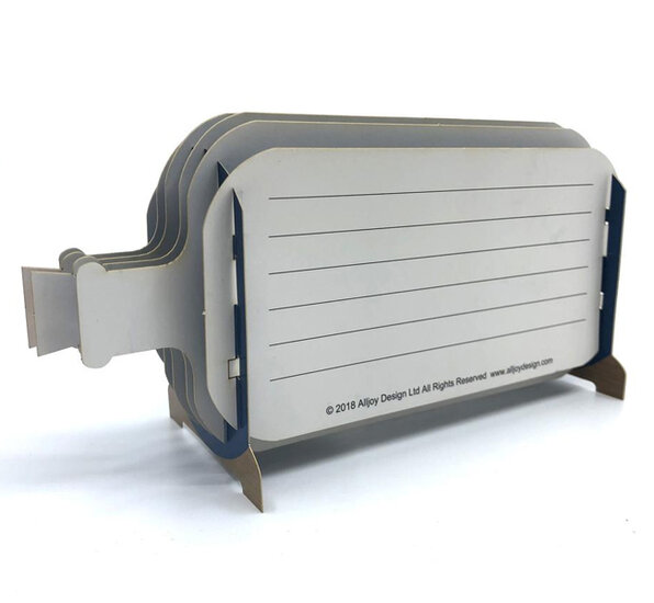 XMIB007 Message in a Bottle kerstkaart - sneeuw in stad