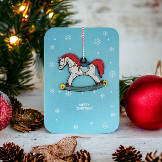 WHC089  kerstkaart met houten hanger - merry christmas - hobbelpaard