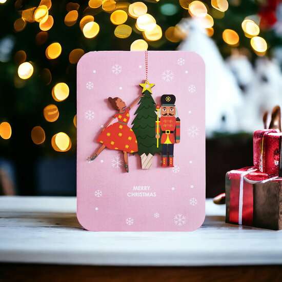 WHC096 kerstkaart met houten hanger - merry christmas - notenkraker