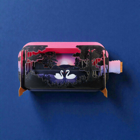 MIB373 Message in a Bottle kaart - zwanen in maanlicht | mano cards groothandel