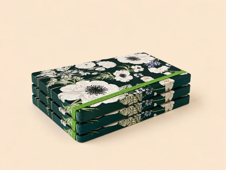 VOL8 - luxe notitieboek A5 (14,8 x 21 cm) -  maanlicht bloemen