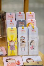 plexiglas display voor 9 vlinder, hjelm of rosie boekenleggers