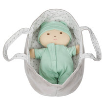WB001037 Baby met groene kleding - Wilberry Dolls