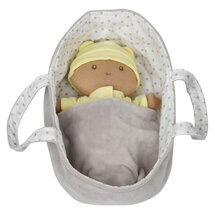 WB001038 Baby met gele kleding - Wilberry Dolls